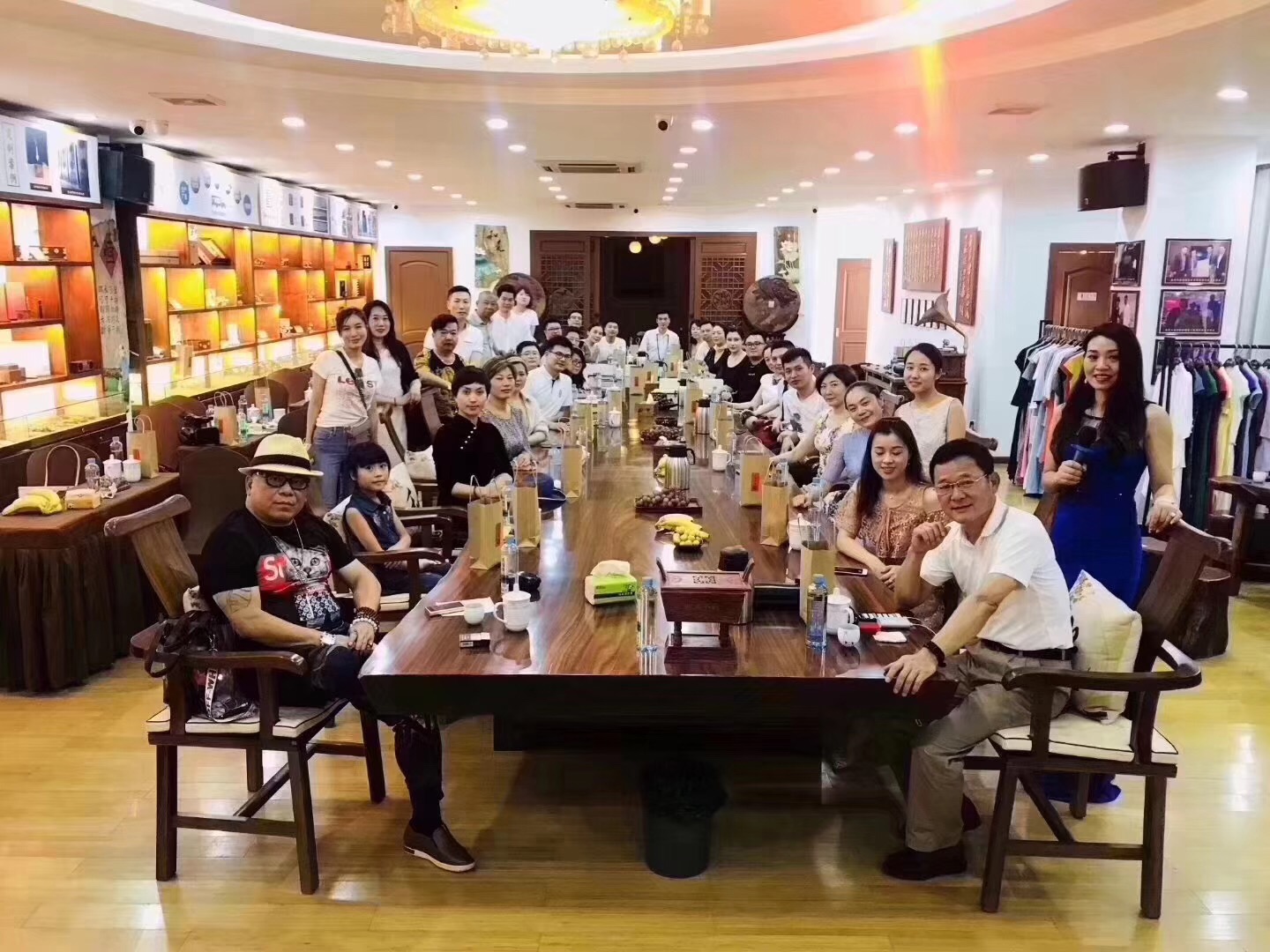 实木大板桌开裂用什么胶,实木大板开裂是怎么回事