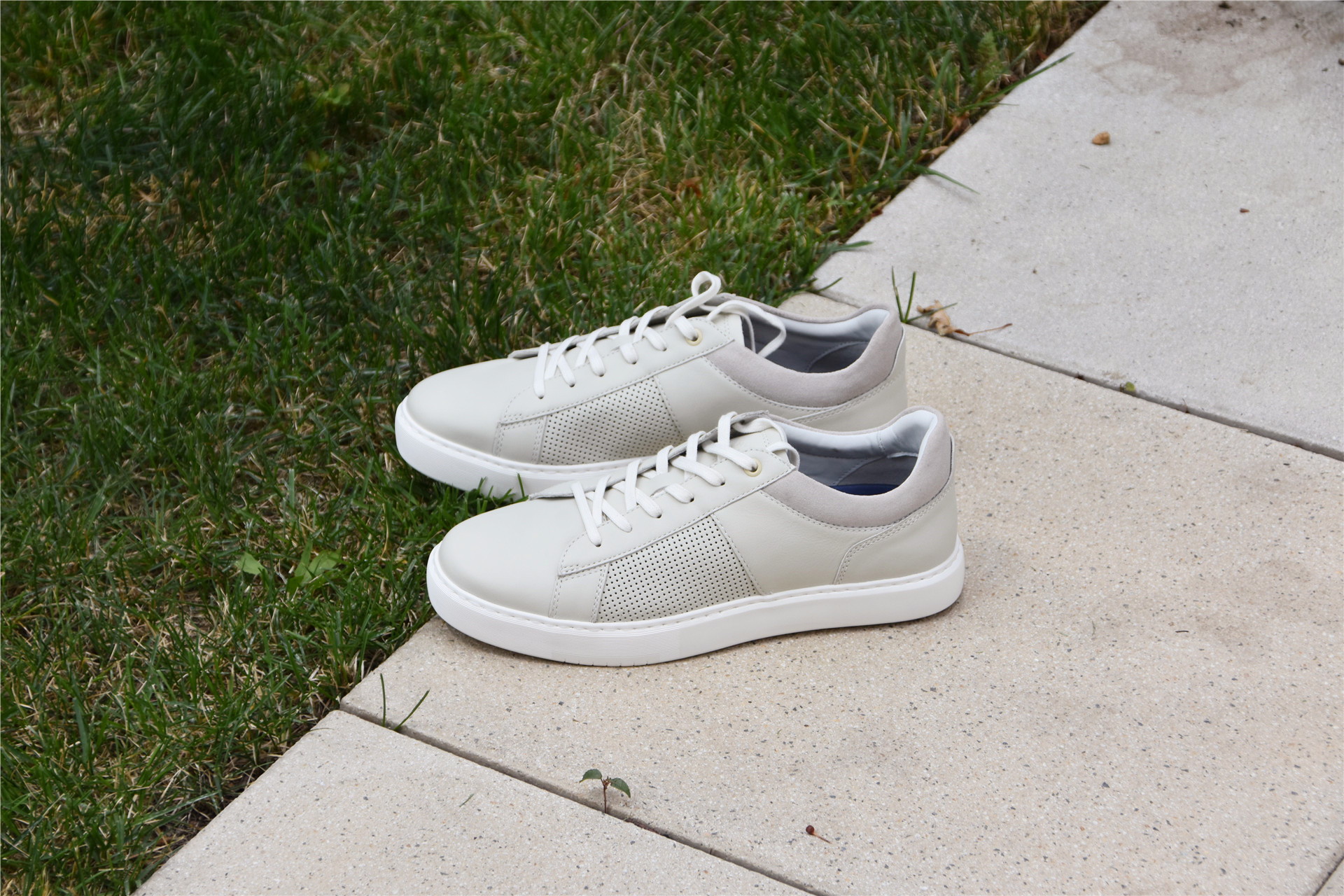 小米夏季新品：劲凉设计，无惧炎热酷暑，这款小白鞋比耐克都强