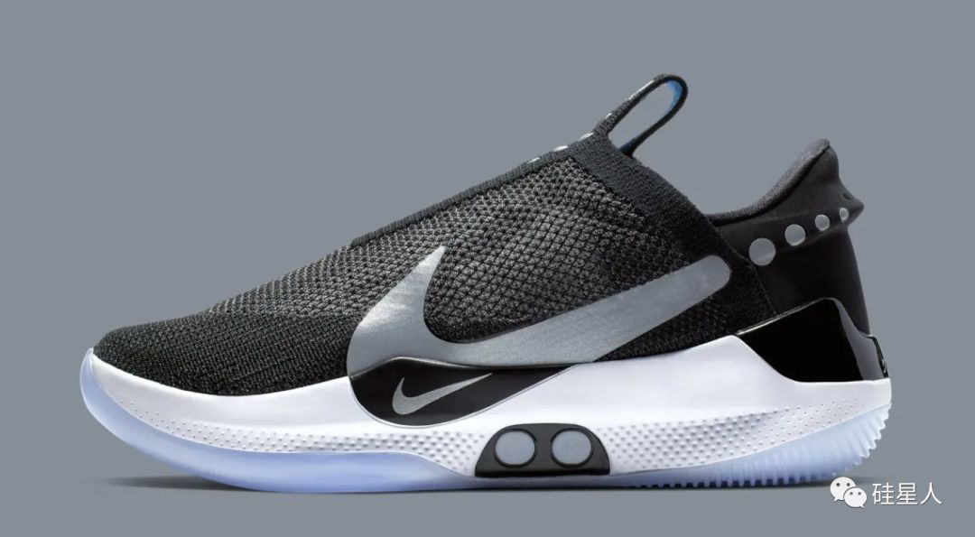 耐克自动系鞋带的鞋,回到未来耐克鞋真是自动系鞋带吗