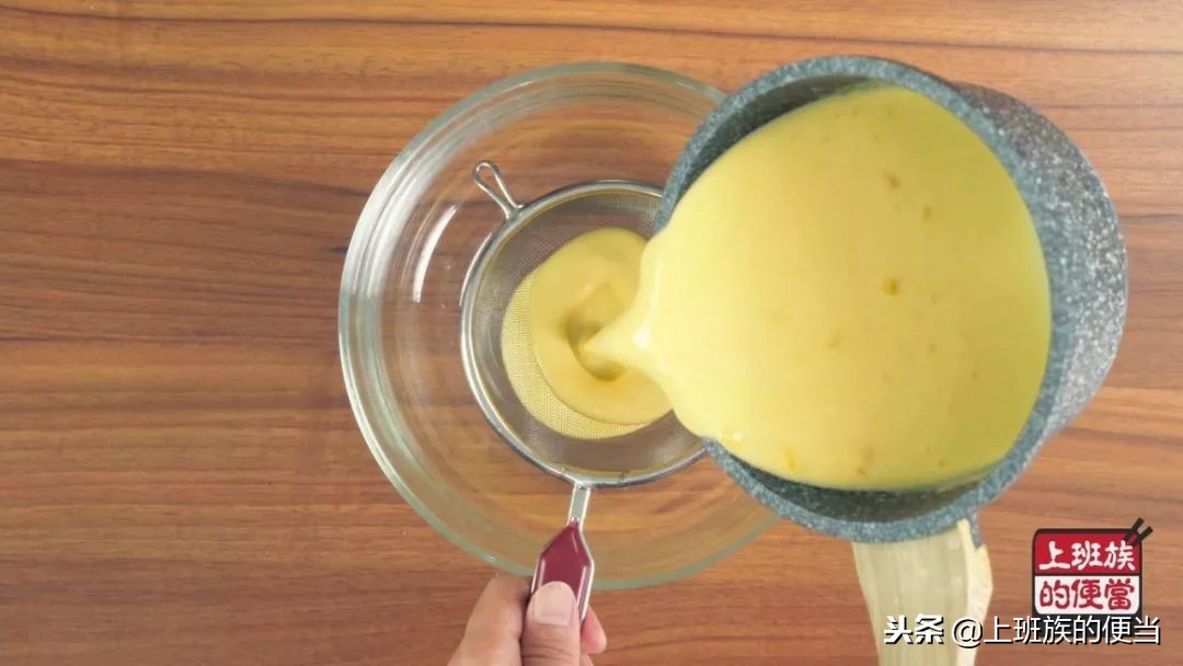 牛奶鸡蛋芒果布丁的做法,自制芒果布丁入口即化超级好吃