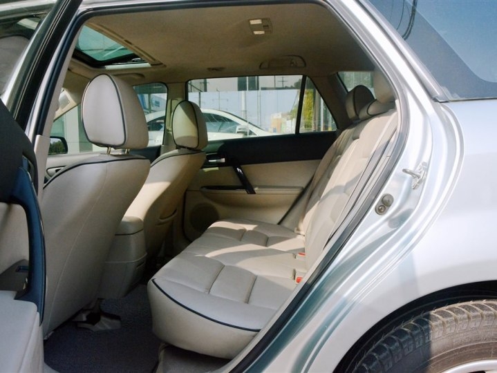 情怀老车马自达6wagon瓦罐旅行版