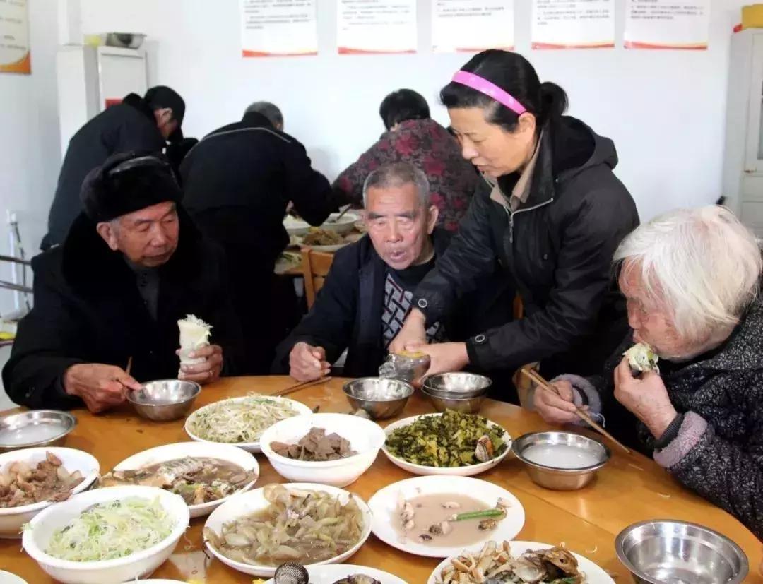 大爱无疆照亮自己温暖了别人,大爱无疆用心呵护