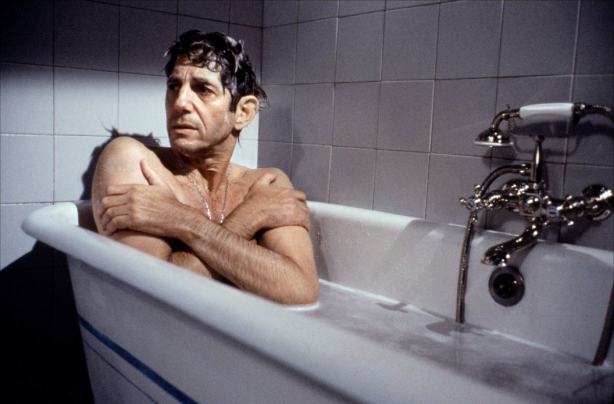 从情感色彩和细节三个层面解读,从色彩声音画面等角度鉴赏电影