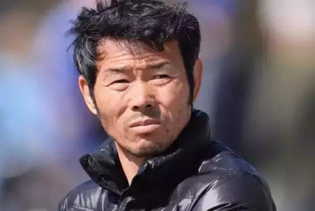 孙兴慜他爸是职业球员吗,孙兴慜父亲是干什么的