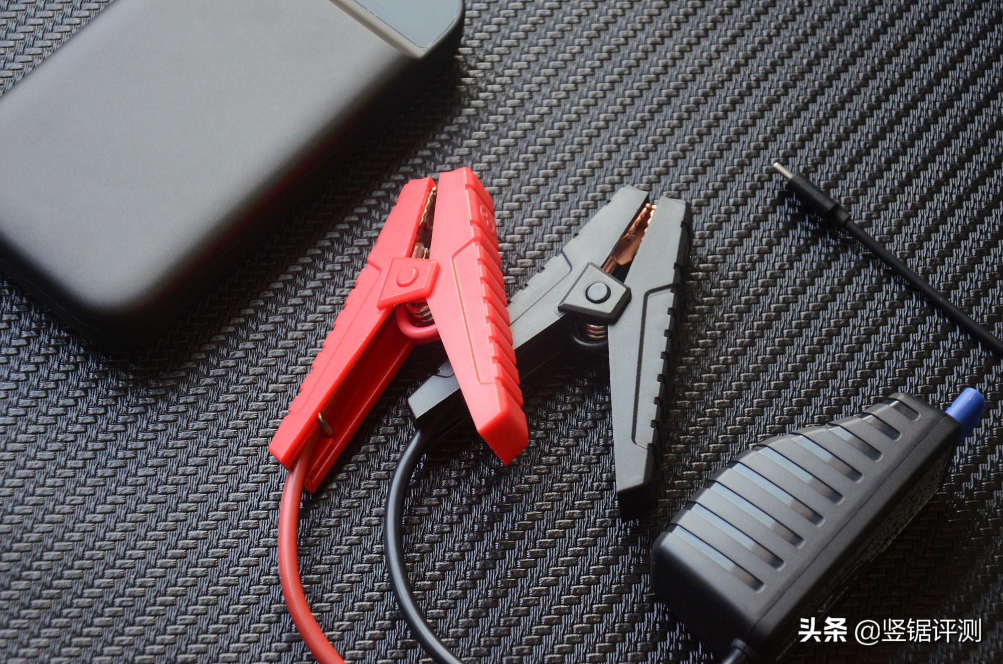 小米70迈新品体验，能够给汽车“使用”的应急移动电源