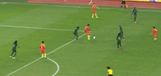 王霜停球和男足停球,国足停球和王霜停球