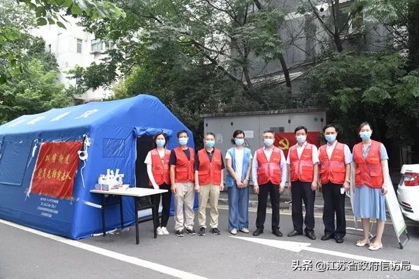 抗击疫情党员深入社区,党员下沉抗疫一线