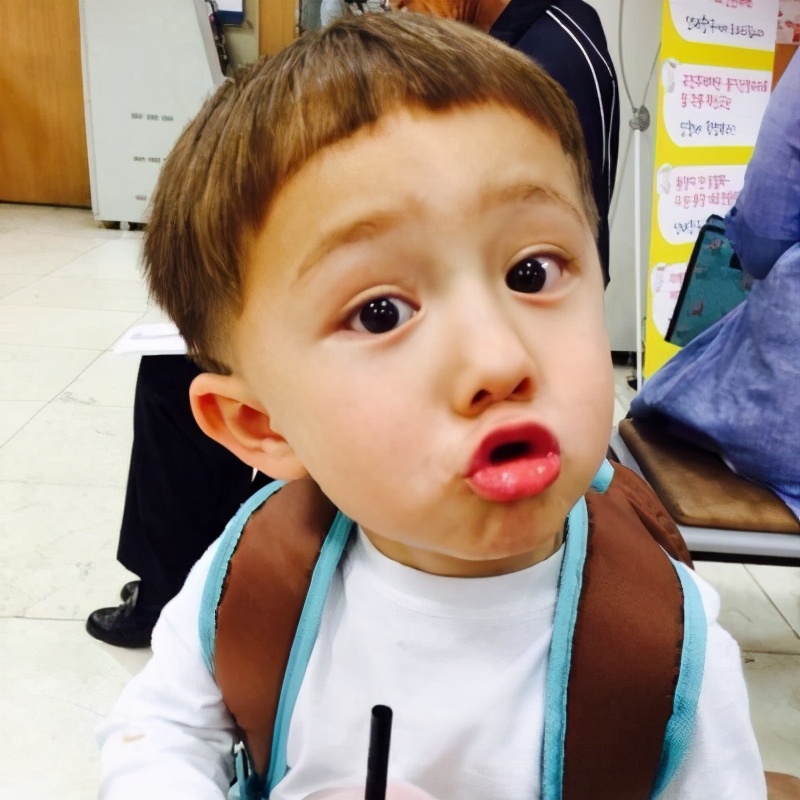 清新可爱的名字男孩英文,黎姓含佳男孩名字可爱