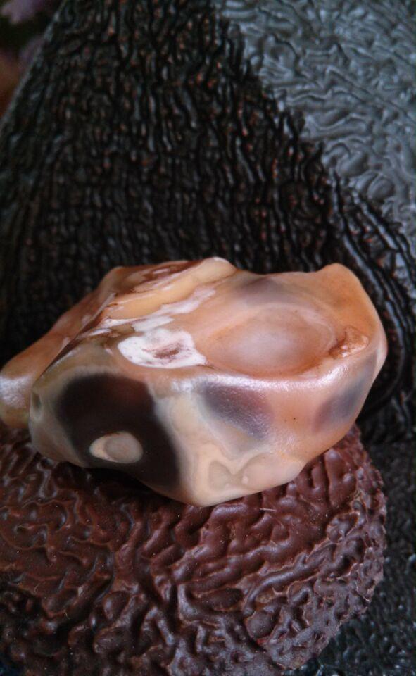 新疆罗布泊有戈壁石吗,新疆罗布泊哪些石头比较值钱