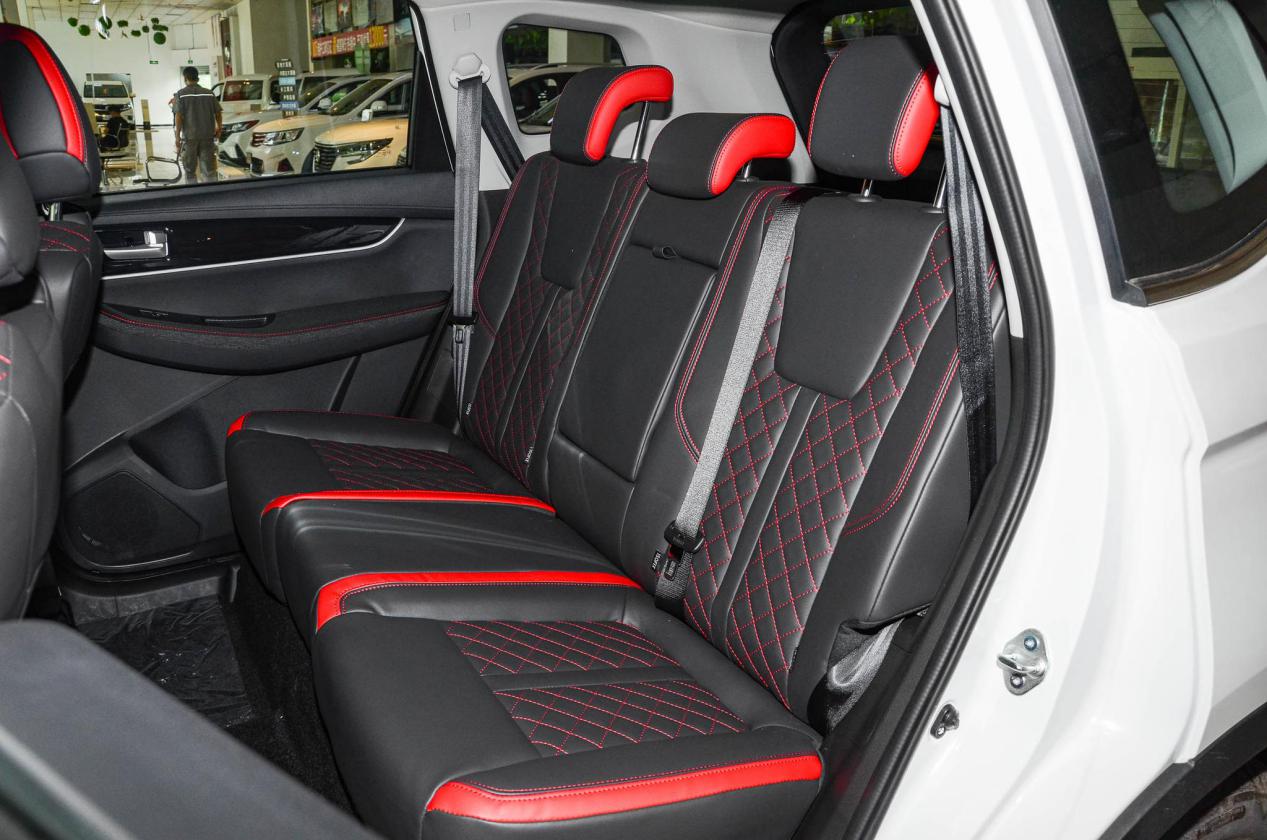 风行t5更新,风行t52020款改1.6l手动