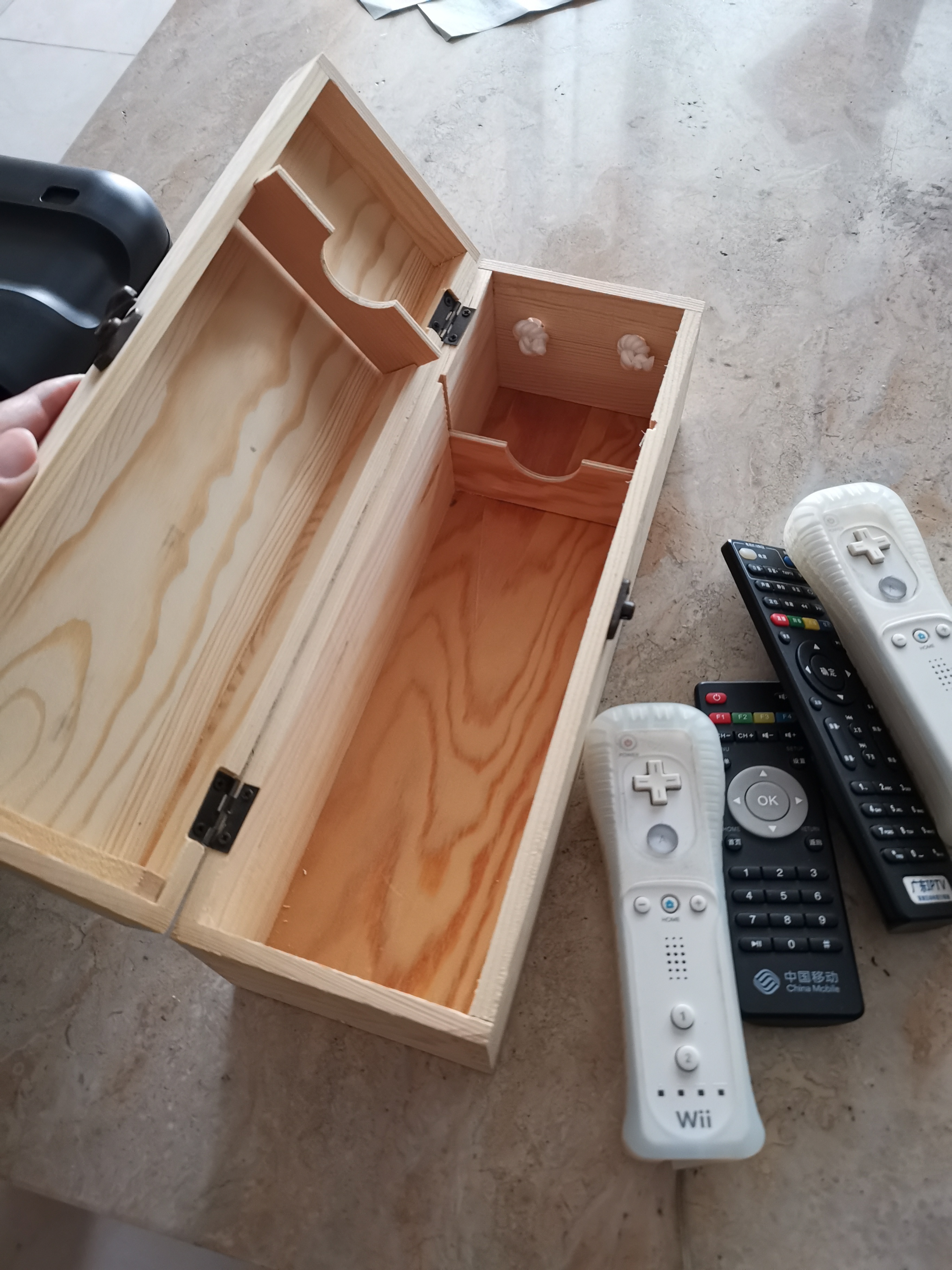 有了工具就手痒红酒盒子改成遥控器收纳盒大小看淡不服就干