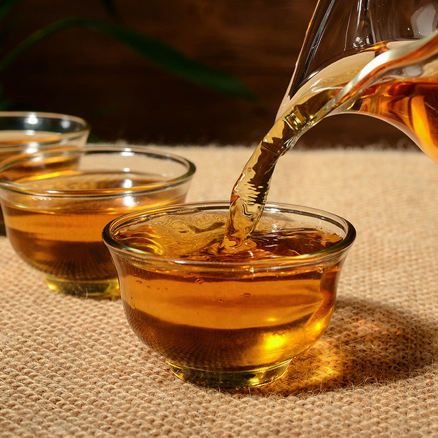 女人就如同一杯高贵淡雅的红茶,红茶就像一个韵味十足的女人文案