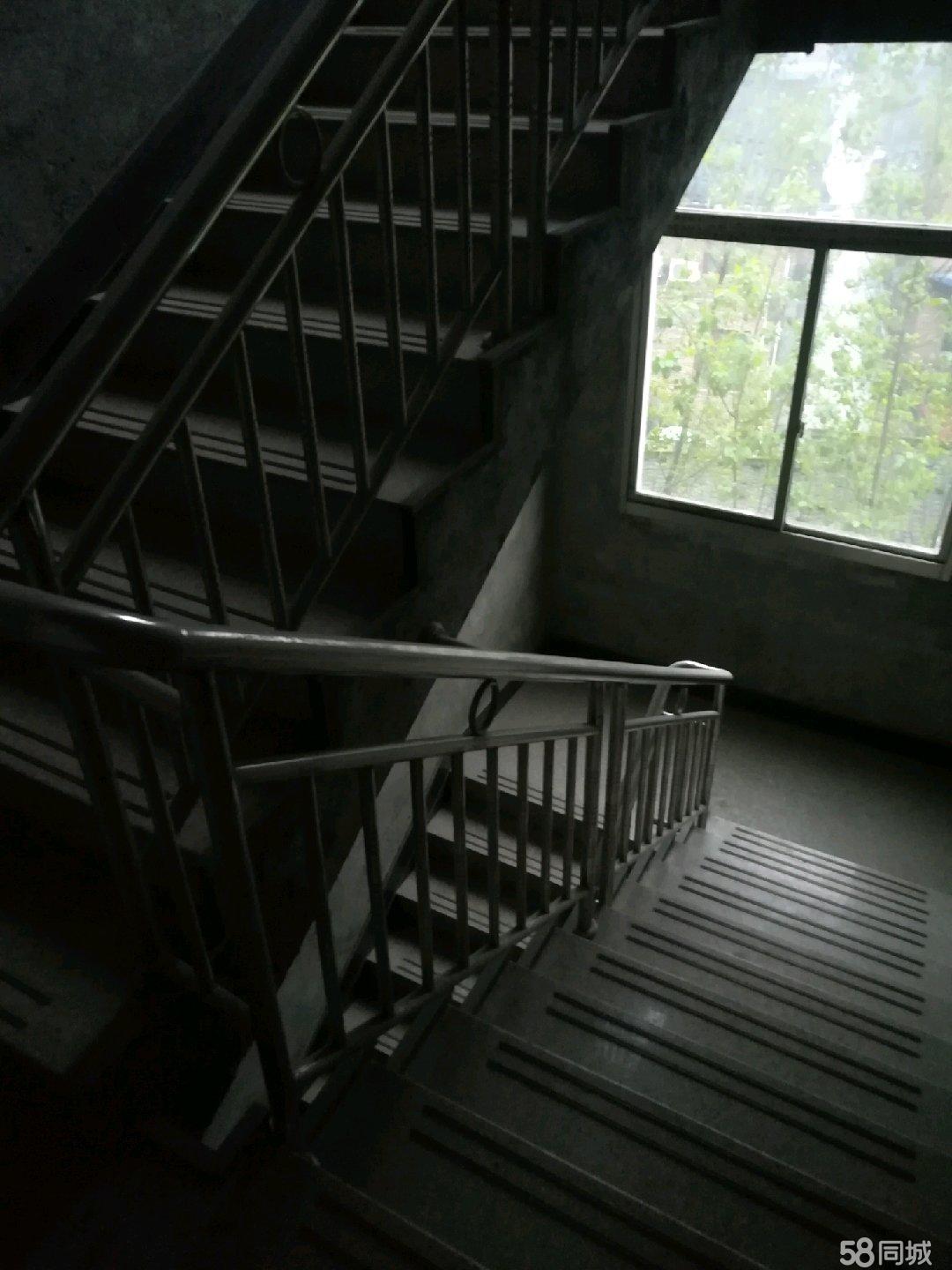 迷你世界妮妮冤枉薯片,迷你世界妮妮把卡卡杀了