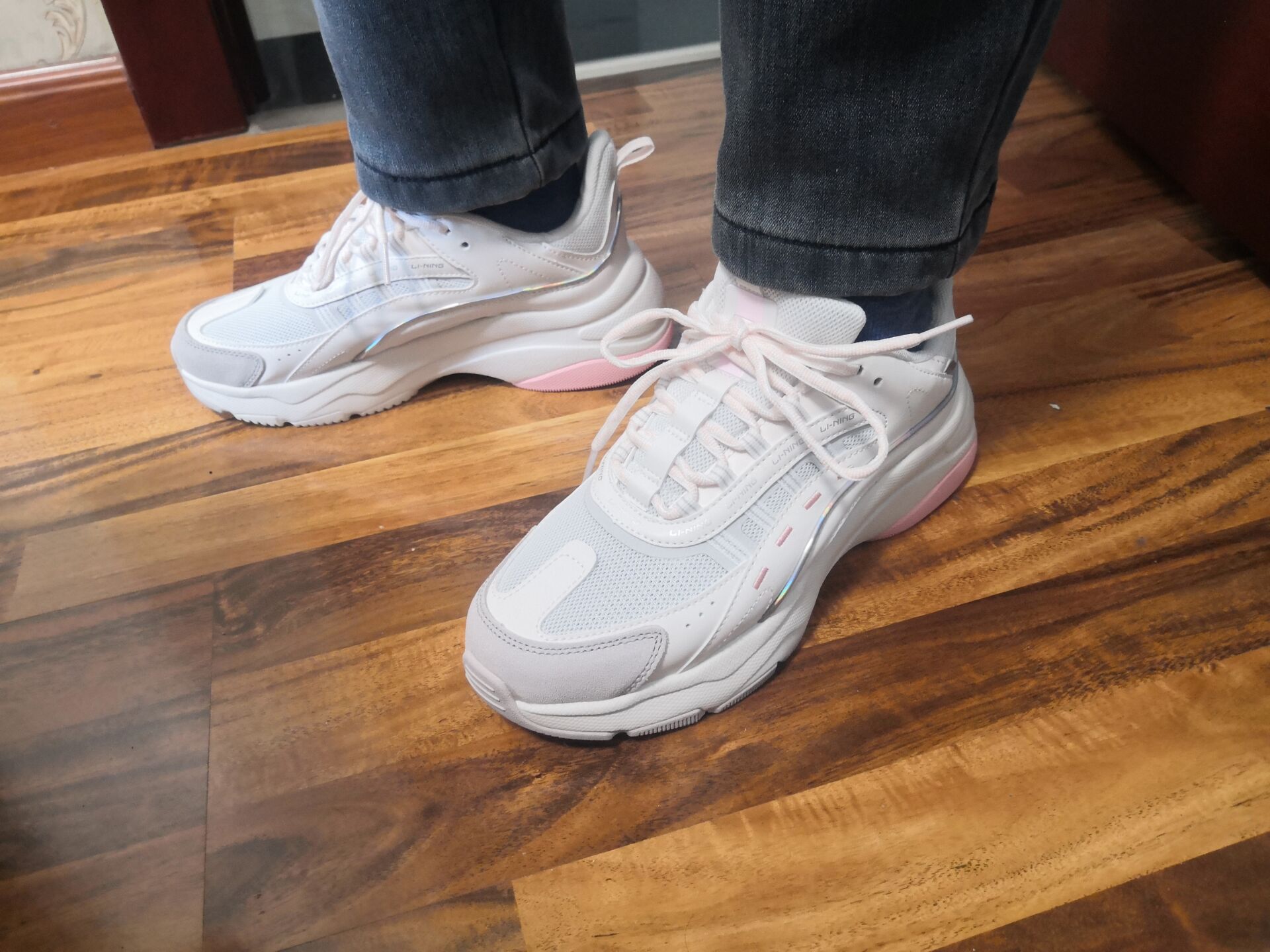 李宁极光风行鞋,李宁极光风行v2