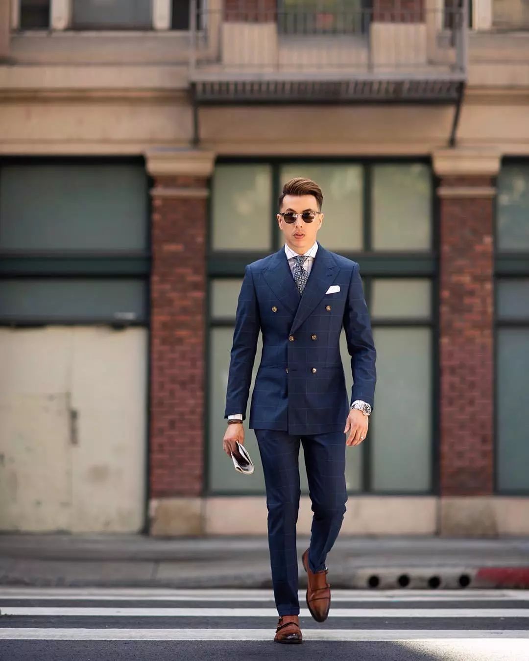 西服礼仪姿势,西服礼仪都有哪些