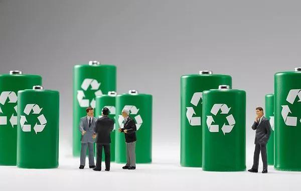 蔚来汽车换电池多少钱一次,蔚来es8升级100kw电池多少钱