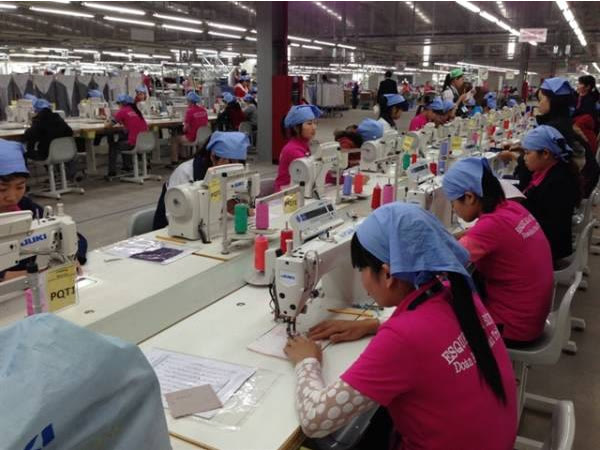 耐克股价下跌，供应链问题持续，或有1.6亿双鞋无法交付