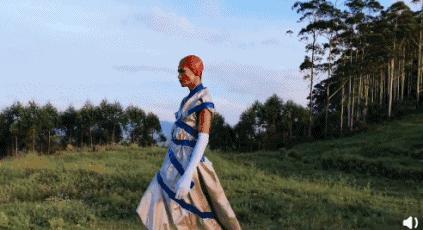 被国人嘲讽，却在国外封神！农村小伙成国际超模，打脸所有嘲笑者