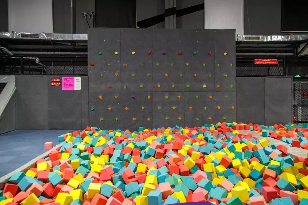 让全家老少玩上瘾的巨型嗨玩基地，1周年店庆活动炸翻全场！