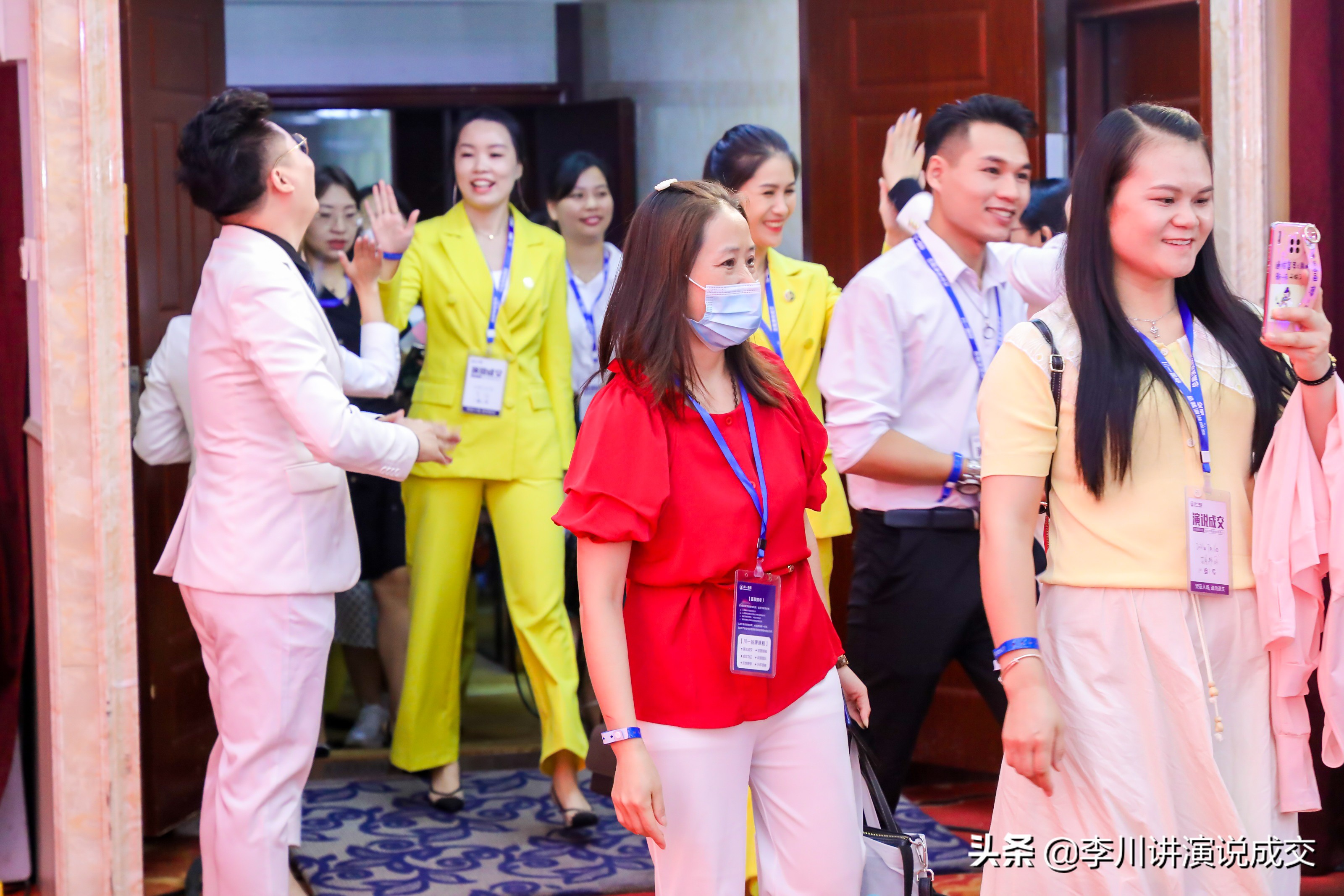 遇到顾客需要退货怎么办,遇到客户要退定金怎么说