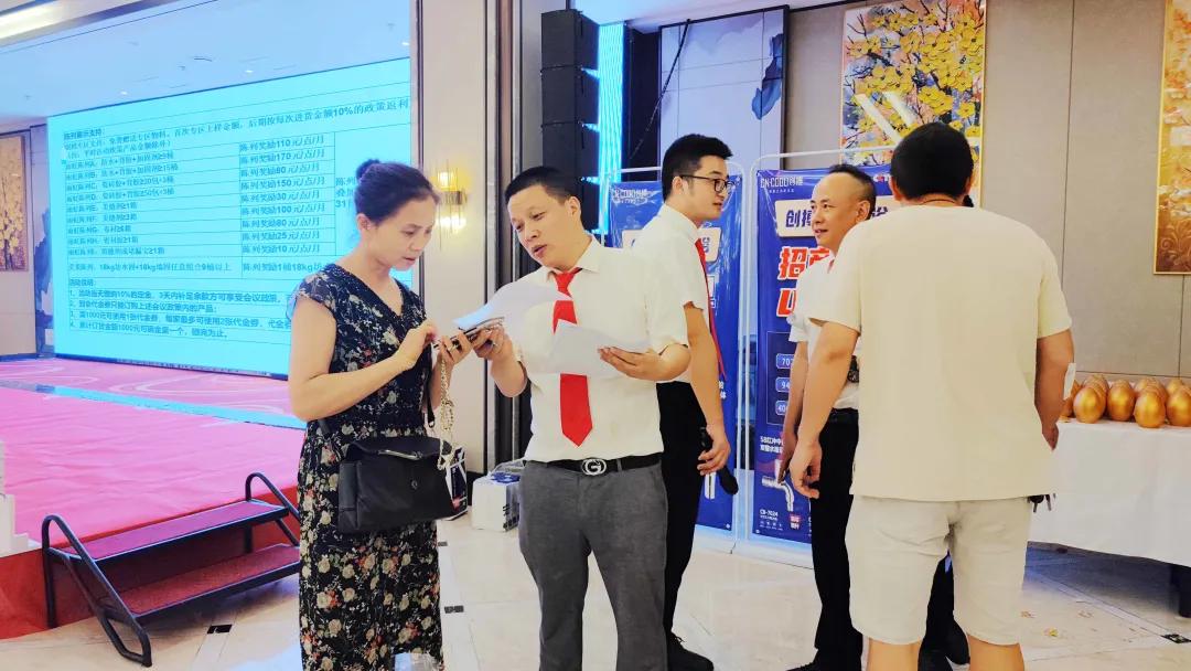 引领高品质家装,引领全屋定制方向