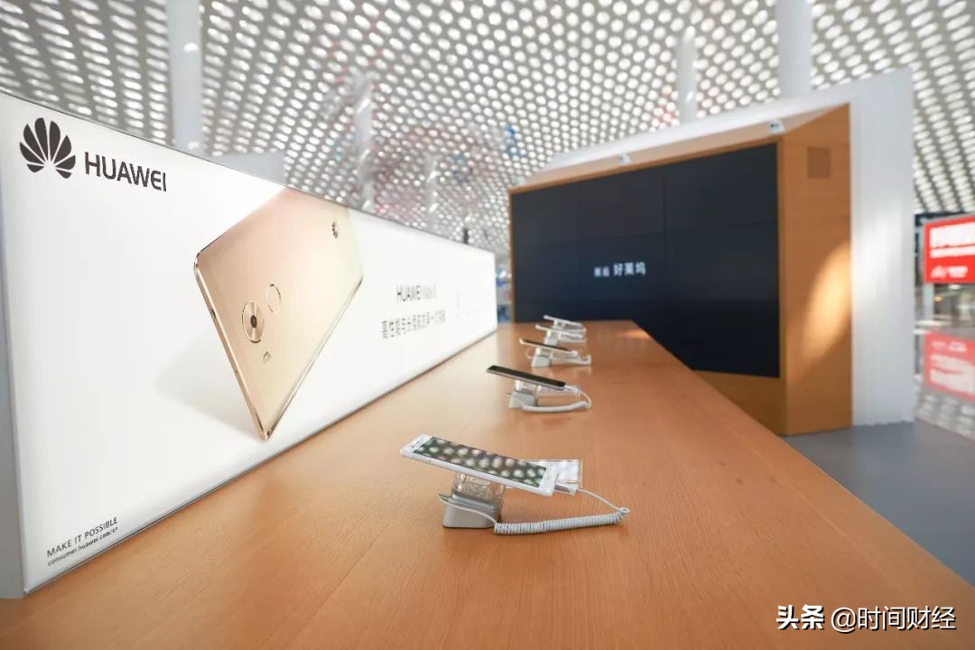 揭秘极客修:靠二次粘合仿冒华为苹果37城涉案3亿