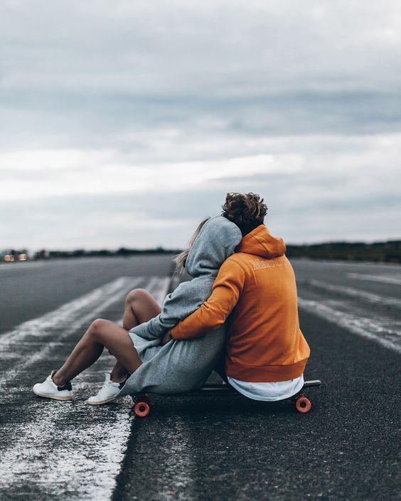 姨妈来了女生脾气暴躁易怒怎么办,姨妈来了脾气容易烦躁怎么安慰