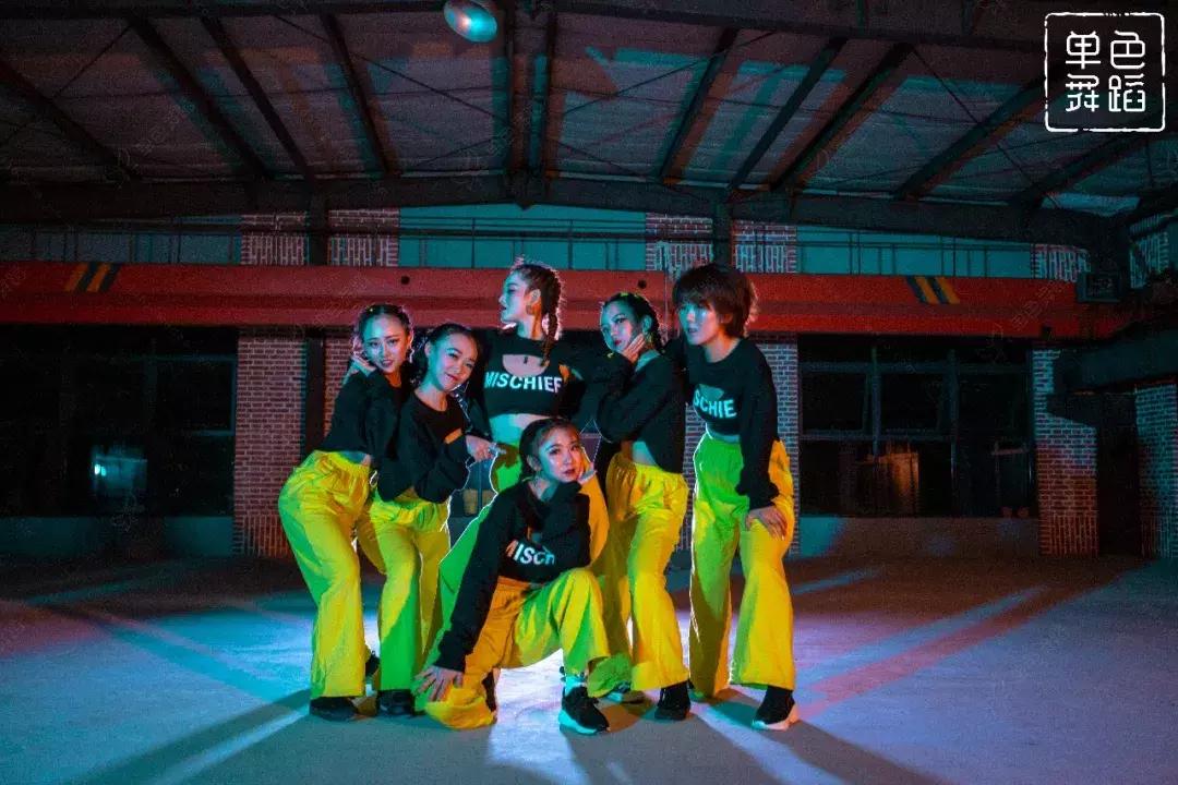 教爵士舞,爵士舞教跳舞的视频一步一步教