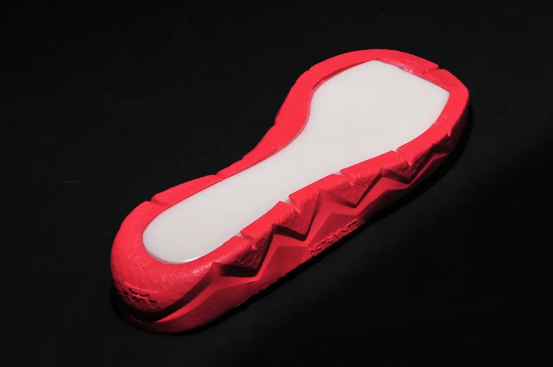 LeBronPE第二轮投票：LBJ10悬了？