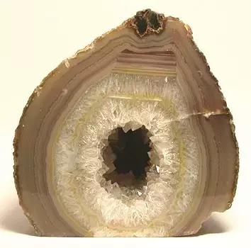 常见岩浆岩鉴别特征图片,常见岩浆岩的认识和鉴定实验报告