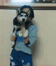 太有意思了,女朋友不屑一顾的表情很到位