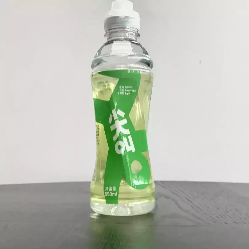 这20+款新饮品，我们喝出了打屁虫、清新剂、中药丸的味儿……