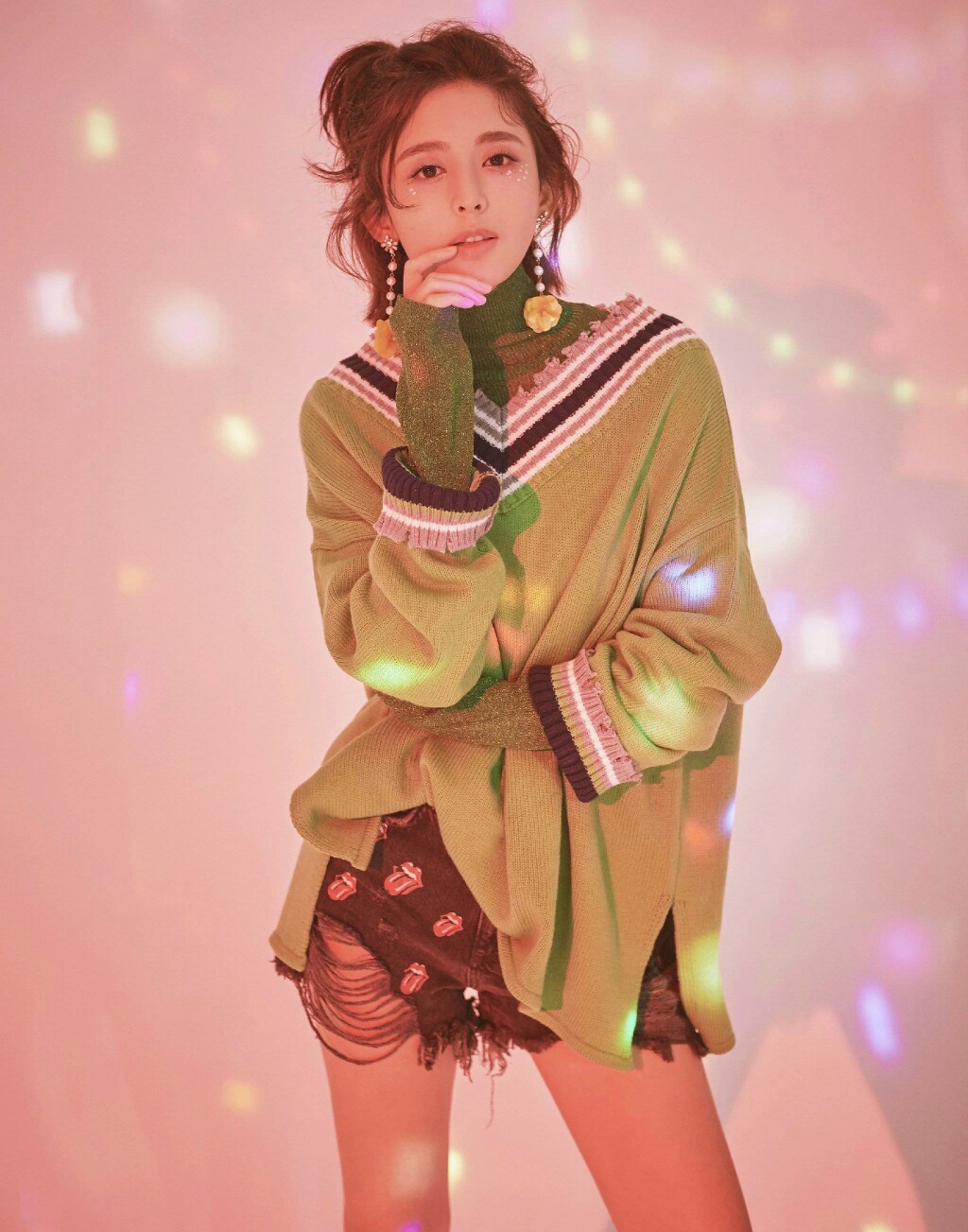 新疆维吾尔族女明星古力娜扎,古力娜扎新疆艺术学院