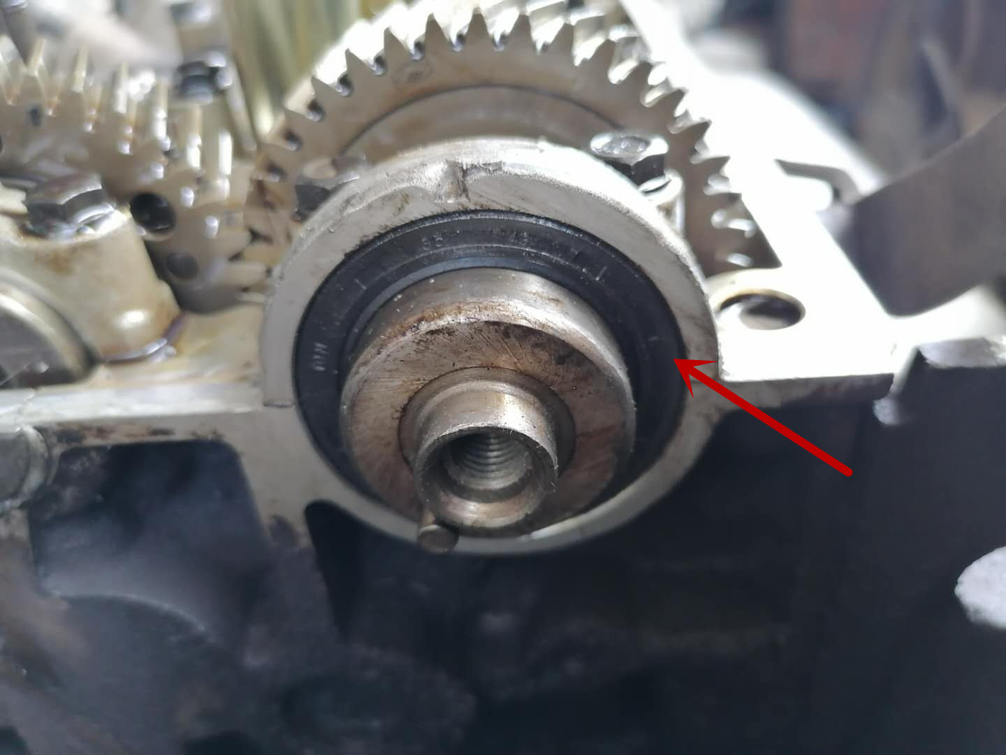 发动机漏油维修费用明细表,发动机漏油花了3000