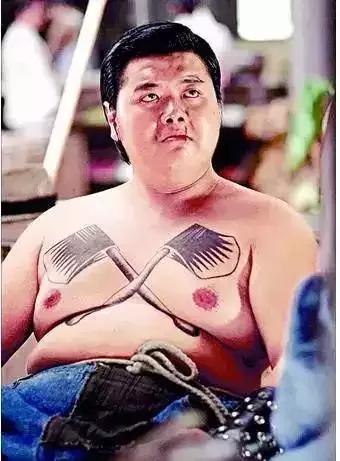 周星驰给钱拍戏,周星驰成名后只给4个人当配角