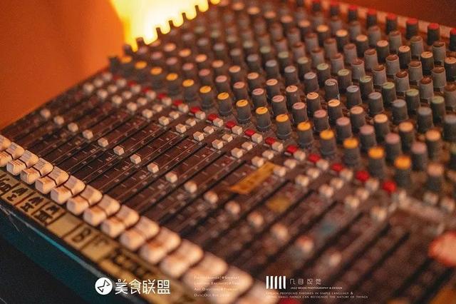 昆明这家开在76年前电影院的餐吧，手工披萨被写进国外旅游攻略