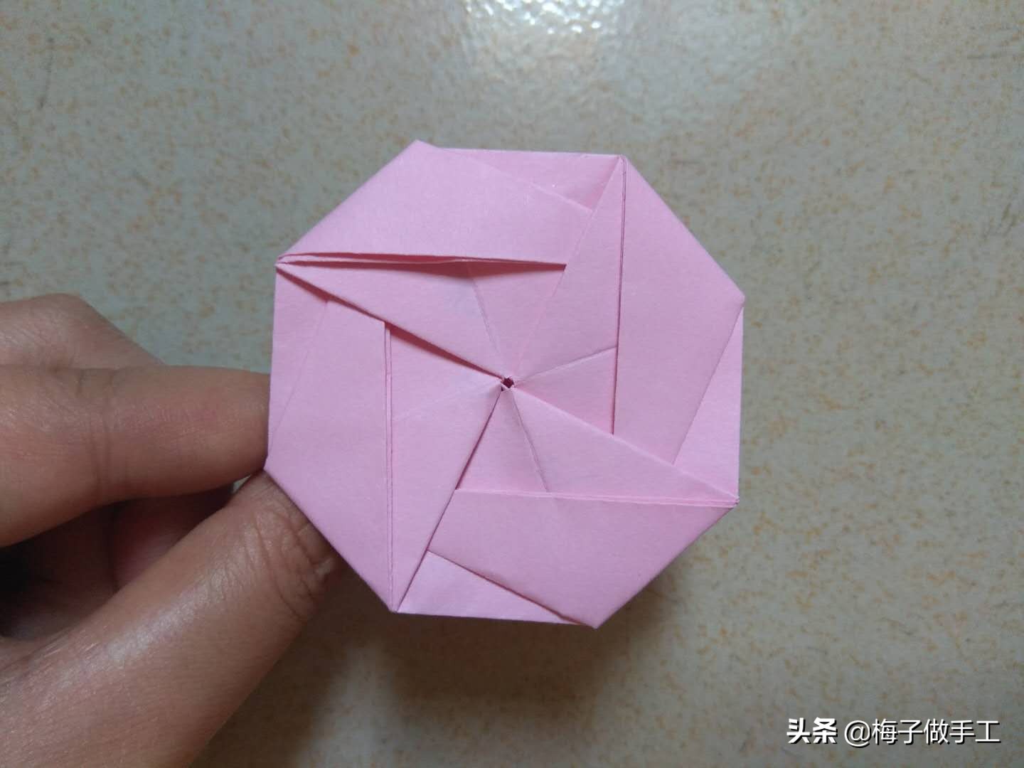 折纸手工陀螺简单一张纸,折纸陀螺一张纸做法最简单