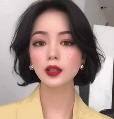 大圆脸型的女生适合剪短发,大脸女生剪短发显脸小的有哪些