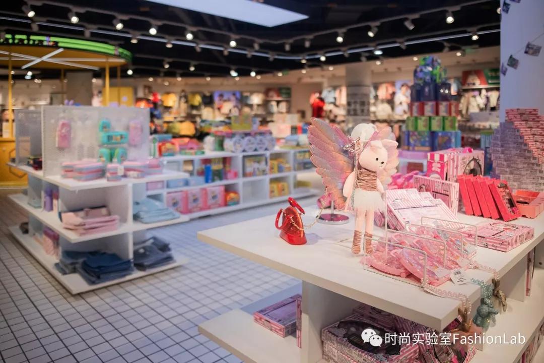 送对年终礼物是当代青年的社交核*器武**