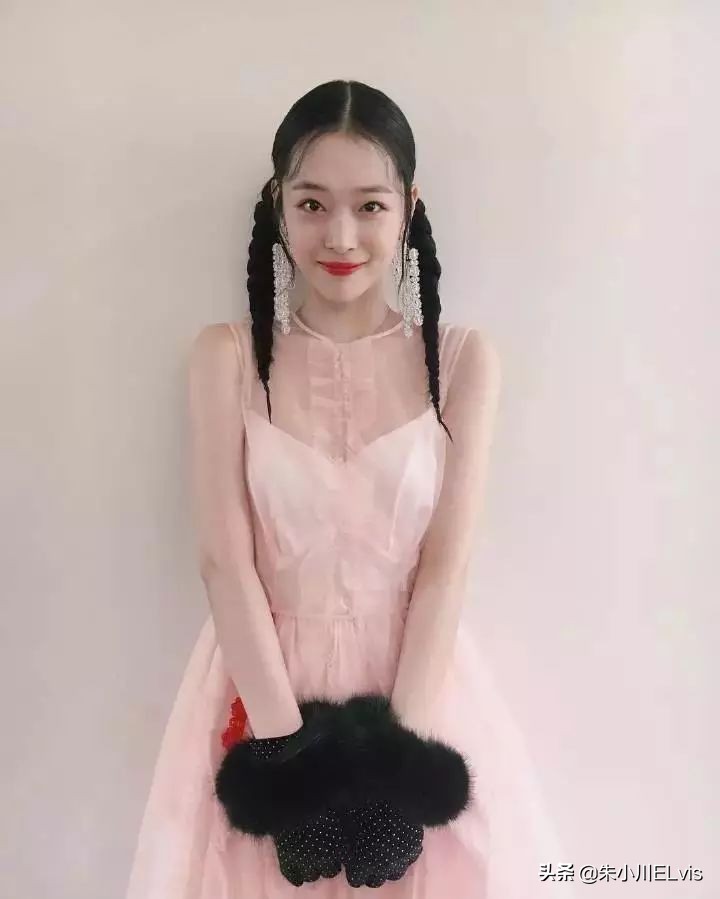 崔雪莉直播头发蓬松貌美依旧,崔雪莉头发浓密