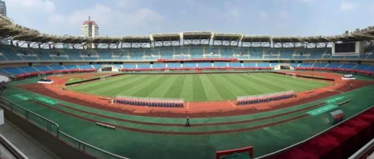 国足球员赛场被骂,令人气愤的国足队员