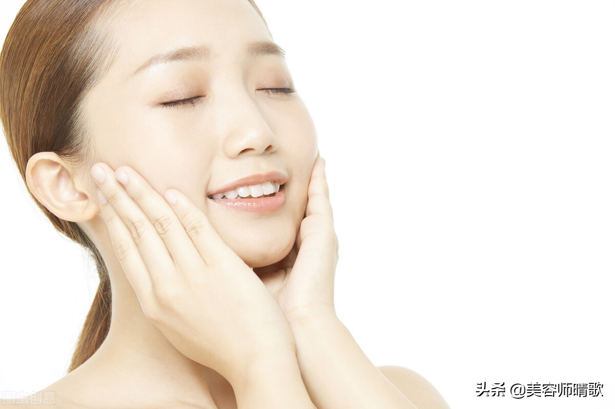 皮肤深层清洁美容院手法,美容院皮肤清洁的有效方法