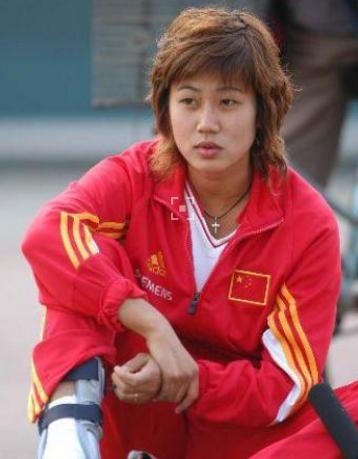 前中国女子足球队员,前中国女足球运动员