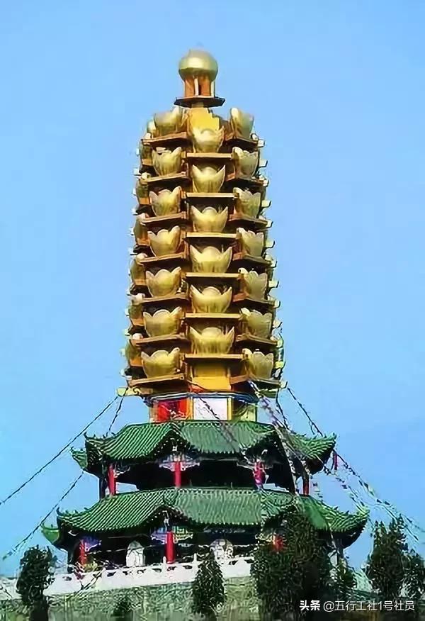 盘点那些建在奇葩地方的建筑,中国奇葩建筑大盘点