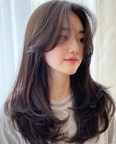 大脸方脸适合什么发型减龄洋气,大方脸适合什么发型减龄洋气长发