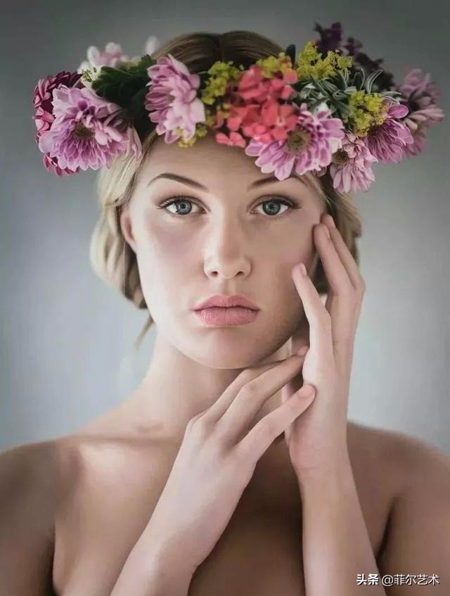 美女画家画美女，怎么看怎么美，看着她的画呼吸都要停滞了