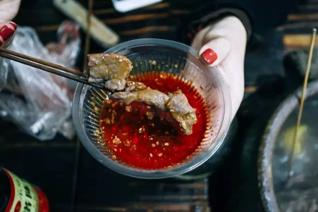 吃完整条恩施街，发现住在青山的才是人生赢家