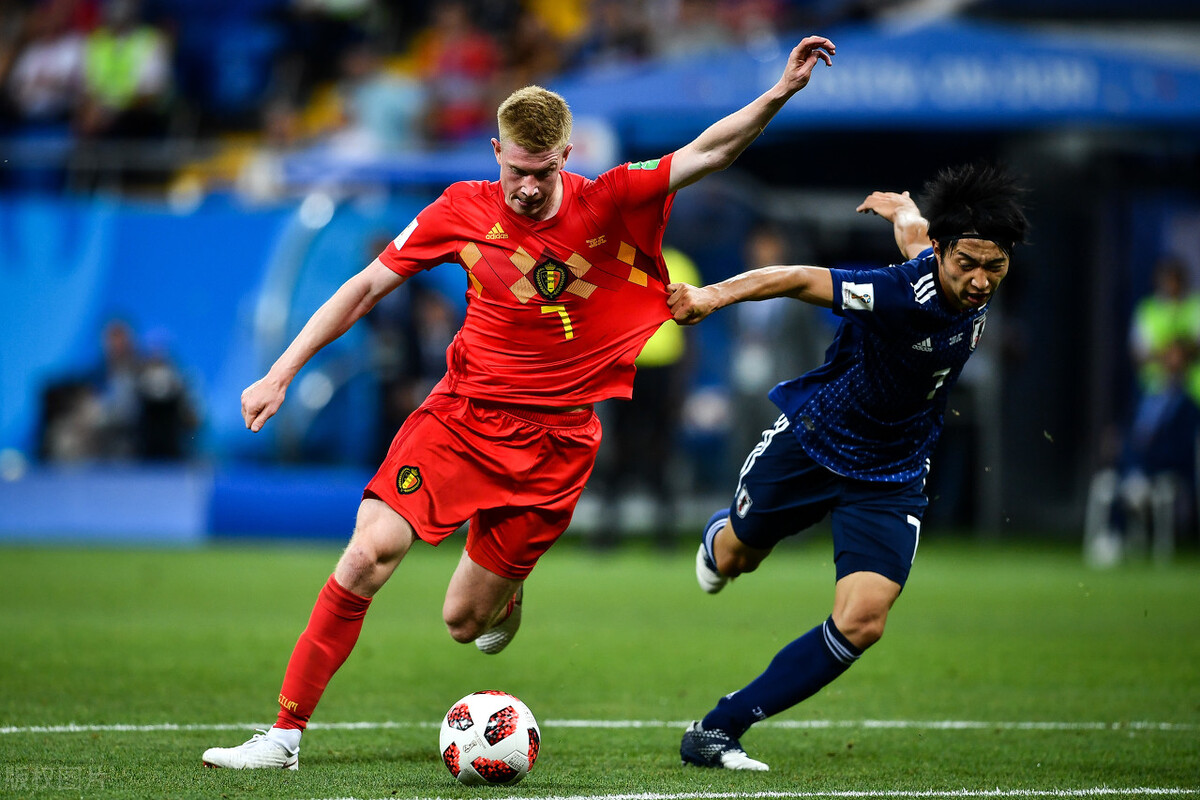 当今足坛十大顶级巨星,现役足坛前三大中场