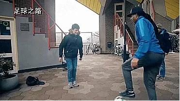 足球花式教学彩虹过人,花式足球贾尼尔起球教学