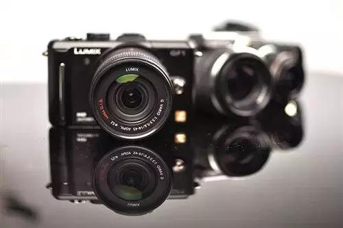 佳能单反微单入门推荐,拍照片是单反好还是入门微单好